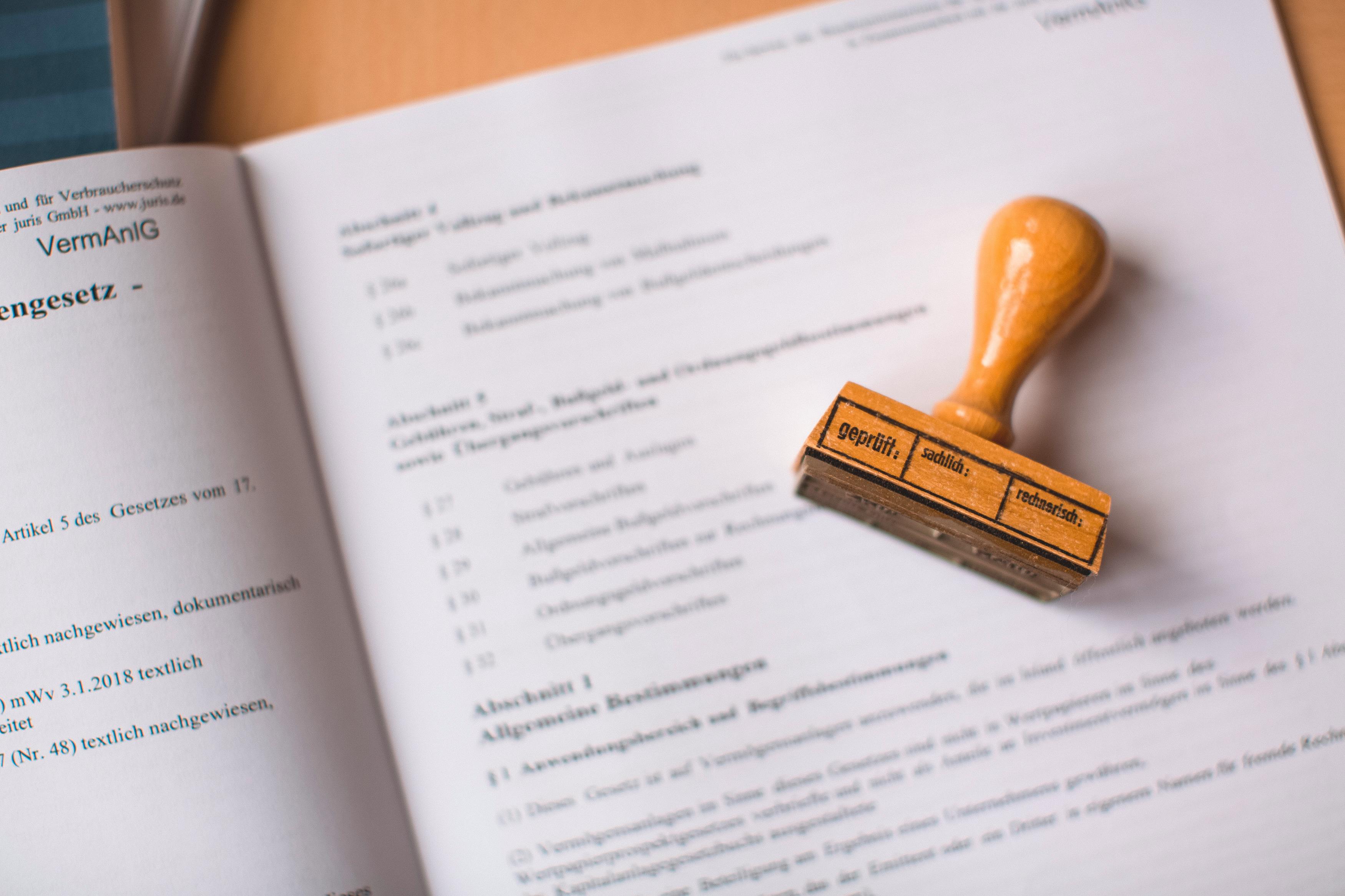 Sello sobre documentación legal certificado